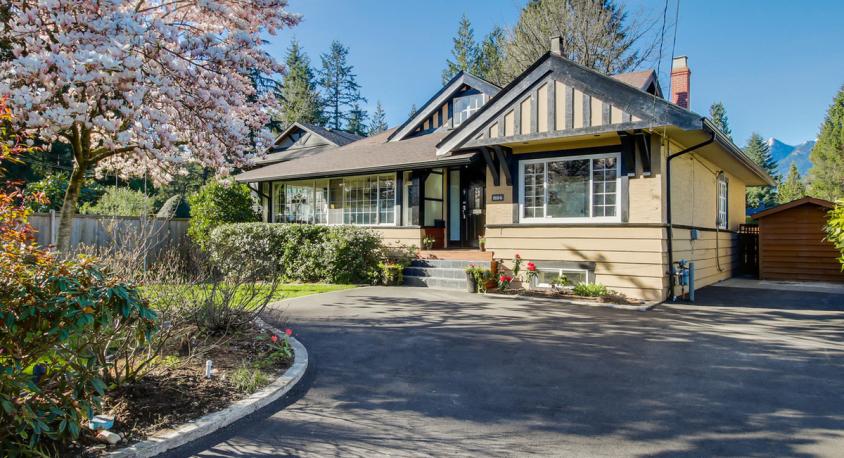 884 W 19th Street, Hamilton Heights, North Vancouver 